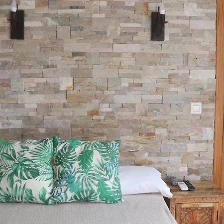 בית הארחה La Paloma Ii קלפה