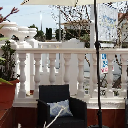 La Paloma Ii 招待所