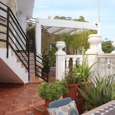 Πανσιόν La Paloma Ii 3*